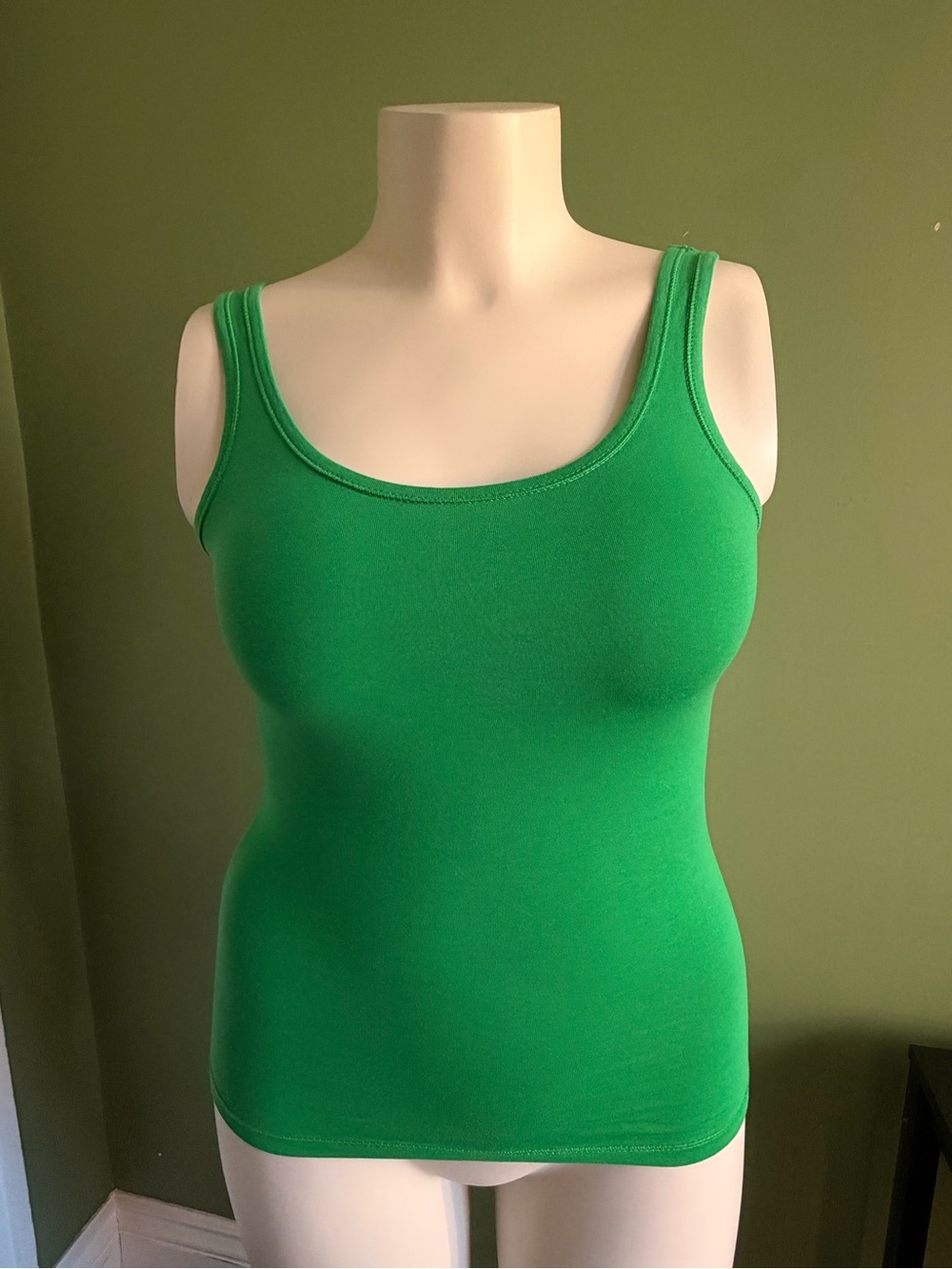 H&M Kelly Green Scoop Neck Tank Top size 6